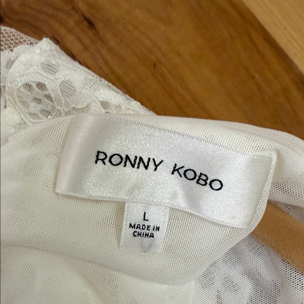 Ronny Kobo Elegant Scorpio Lace Ruched Gown - Picture 5 of 7